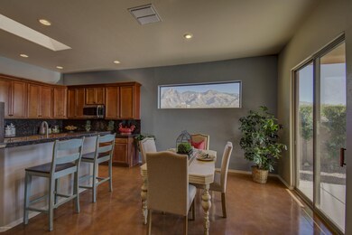 Dining room and picture winodw