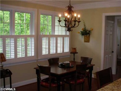 Breakfast Nook - Eat-in area off the kitchen with 