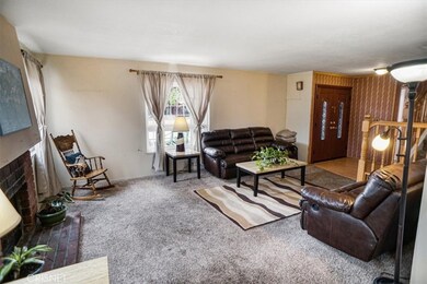 Entry & Formal Living Room