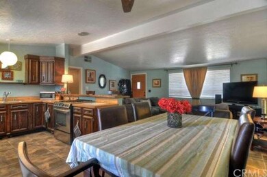 Dining rm, kitchen, & living rm ... 'great-room' f