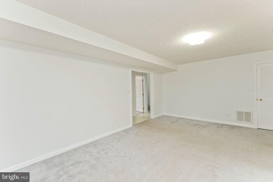 355 Montgomery Cir, Stephens City, VA 22655 - photo 6