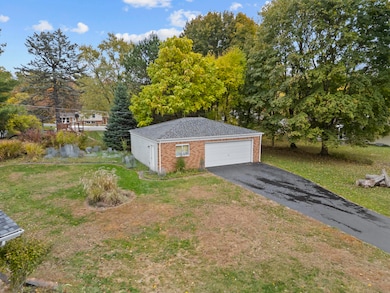 2 Azalea Ct, Hillsdale, MI 49242 - photo 4