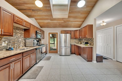 21400 Lisa Ln, Steger, IL 60475 - photo 2