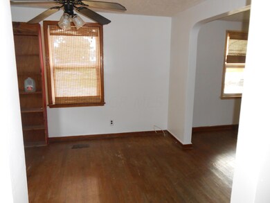 Dining room w/ ceiling fan