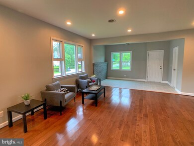 2126 Oak Rd, Sparrows Point, MD 21219 - photo 5