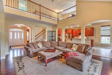 008_LIVING ROOM