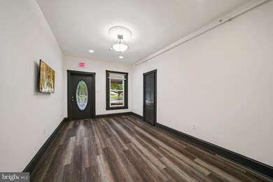 119 S Broad St unit 2, Kennett Square, PA 19348 - photo 4