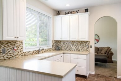 015-Kitchen-3326672-small