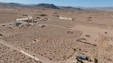 60684 Herdmans Rd, Landers, CA 92285 - photo 2