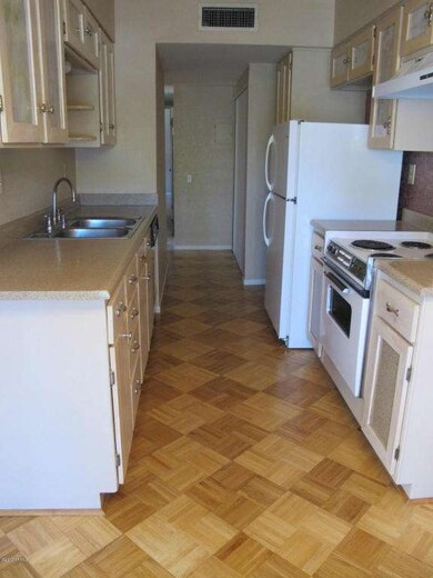 Lakes kitchen 5