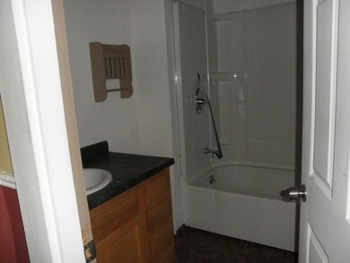 39 Pleasant St, Mechanic Falls, ME 04256 - photo 6