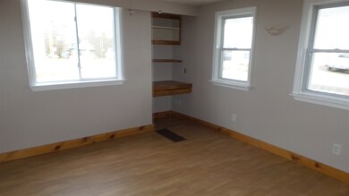 7 Elm St, Pittsfield, NH 03263 - photo 5