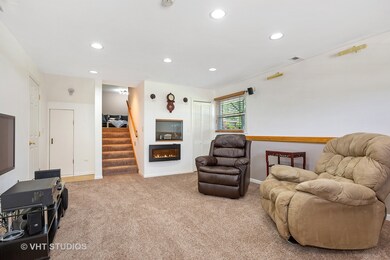 264 E Fullerton Ave, Elmhurst, IL 60126 - photo 2