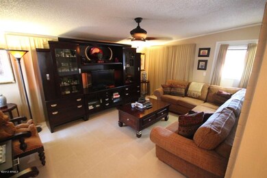 4917 E Calypso 006