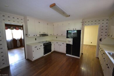 1930 Greenwood Rd, Asheboro, NC 27203 - photo 7