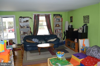 335 W 5th St, Lansdale, PA 19446 - photo 3