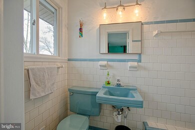 3623 Stanford Cir, Falls Church, VA 22041 - photo 5