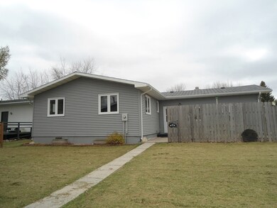 1506 16th St SW, Jamestown, ND 58401 - photo 5