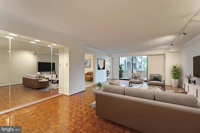 Regency unit 410, McLean, VA 22102 - photo 3