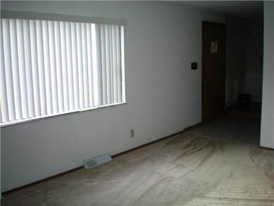 2002 Cannington Ct, Columbus, OH 43229 - photo 5