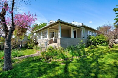 547 Laurel St, Central Point, OR 97502 - photo 3