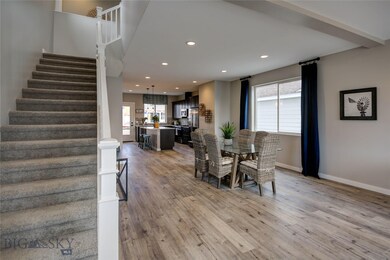 Pictures of Similar Model Unit