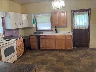 202 W Poplar St, Gentry, MO 64453 - photo 4