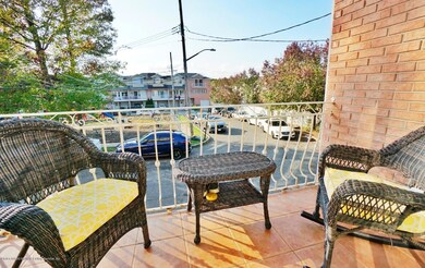 (7) BALCONY OF LIVING ROOM