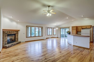 5194 Ninebark Dr, Fitchburg, WI 53711 - photo 4