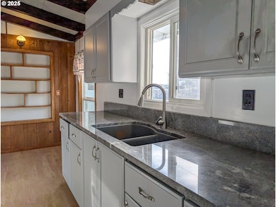 1106 F Ave, La Grande, OR 97850 - photo 6