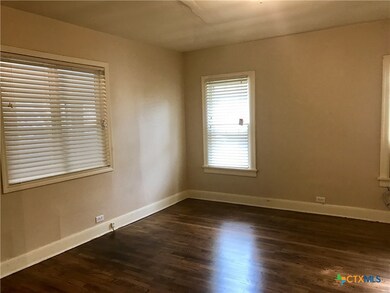 1104 W Hopkins St unit B, San Marcos, TX 78666 - photo 6