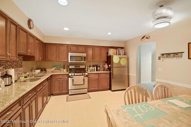 Eat In Kitchen