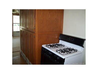 2407 Fairmont Ave, New Albany, IN 47150 - photo 5