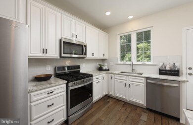 2711 Wessex Cir, Hanover, MD 21076 - photo 2