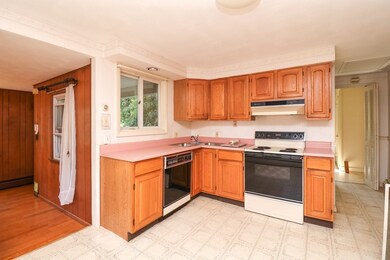 111 Chester St, West Springfield, MA 01089 - photo 6