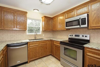 3809 3809 Pine Manor Dr, Tyler, TX 75701 - photo 4