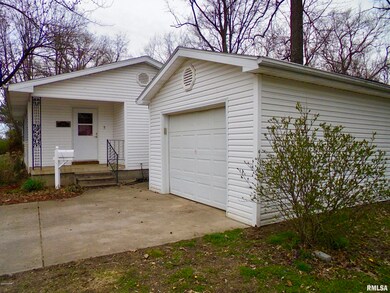 400 W Logan St, Harrisburg, IL 62946 - photo 4