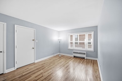 7524 N Ridge Blvd unit 2W, Chicago, IL 60645 - photo 3