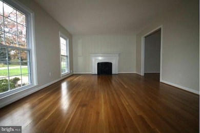 7423 Venice St, Falls Church, VA 22043 - photo 2