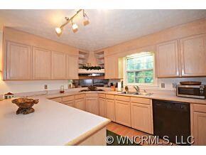 Kitchen/Open with Brk. Bar