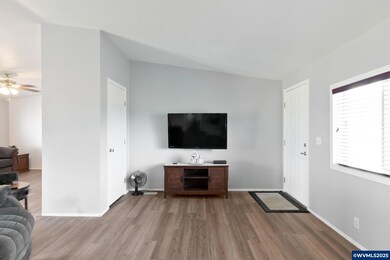 38733 Shady Oak Rd NE, Albany, OR 97322 - photo 7