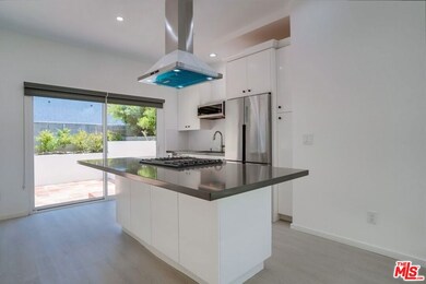 1655 1/2 S Longwood Ave, Los Angeles, CA 90019 - photo 3