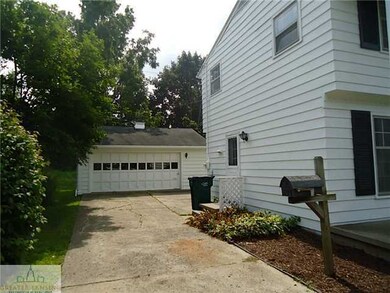 3401 Glasgow Dr, Lansing, MI 48911 - photo 3