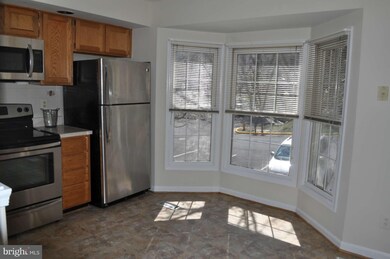 7671 Staunton Cir, Manassas, VA 20109 - photo 4