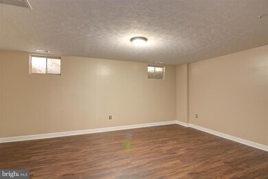 8402 Oak Meade Way, Jessup, MD 20794 - photo 4