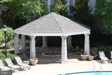 12900 Centre Park Cir unit 401, Herndon, VA 20171 - photo 4