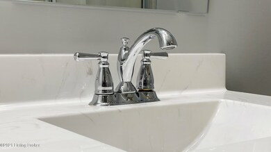 6410 Oak Village Dr, Louisville, KY 40228 - photo 5