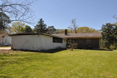 136 Jackson St, Hazlehurst, MS 39083 - photo 4