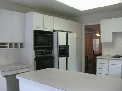 9 Fort Ave unit 2, Cranston, RI 02905 - photo 4