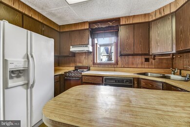 5504 Greenfield Ave, Baltimore, MD 21206 - photo 7
